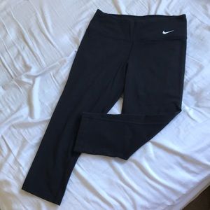 NWOT Nike Cropped Leggings